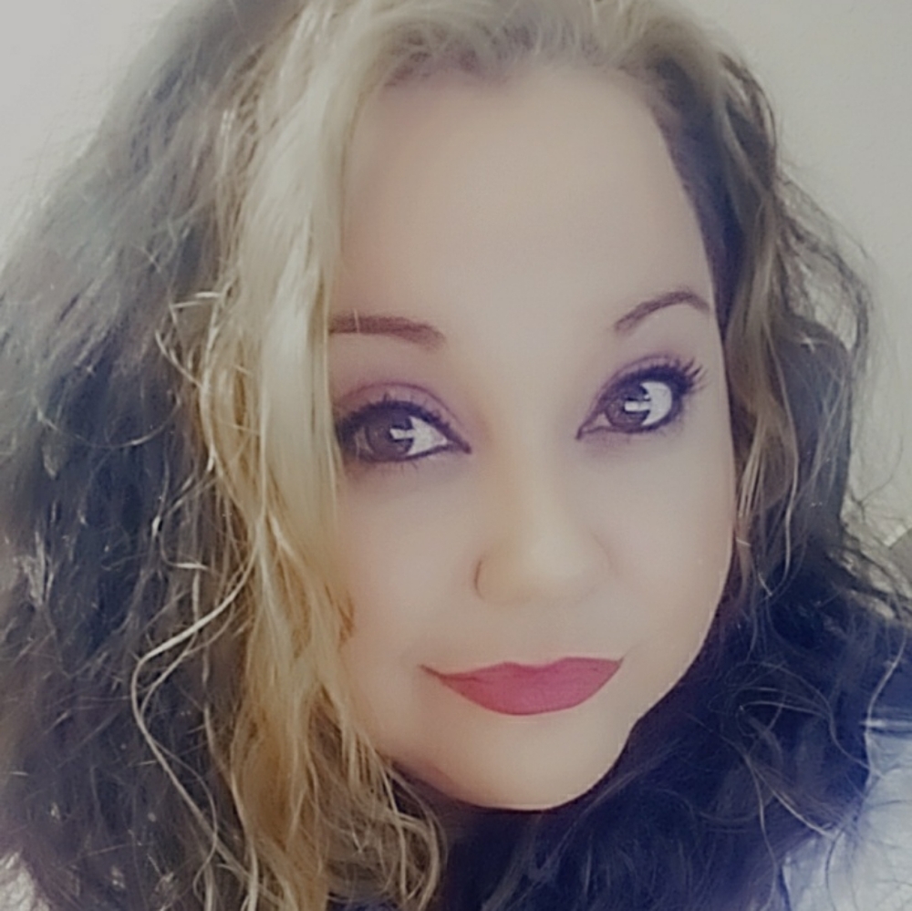 Meet your Posher, Crystal